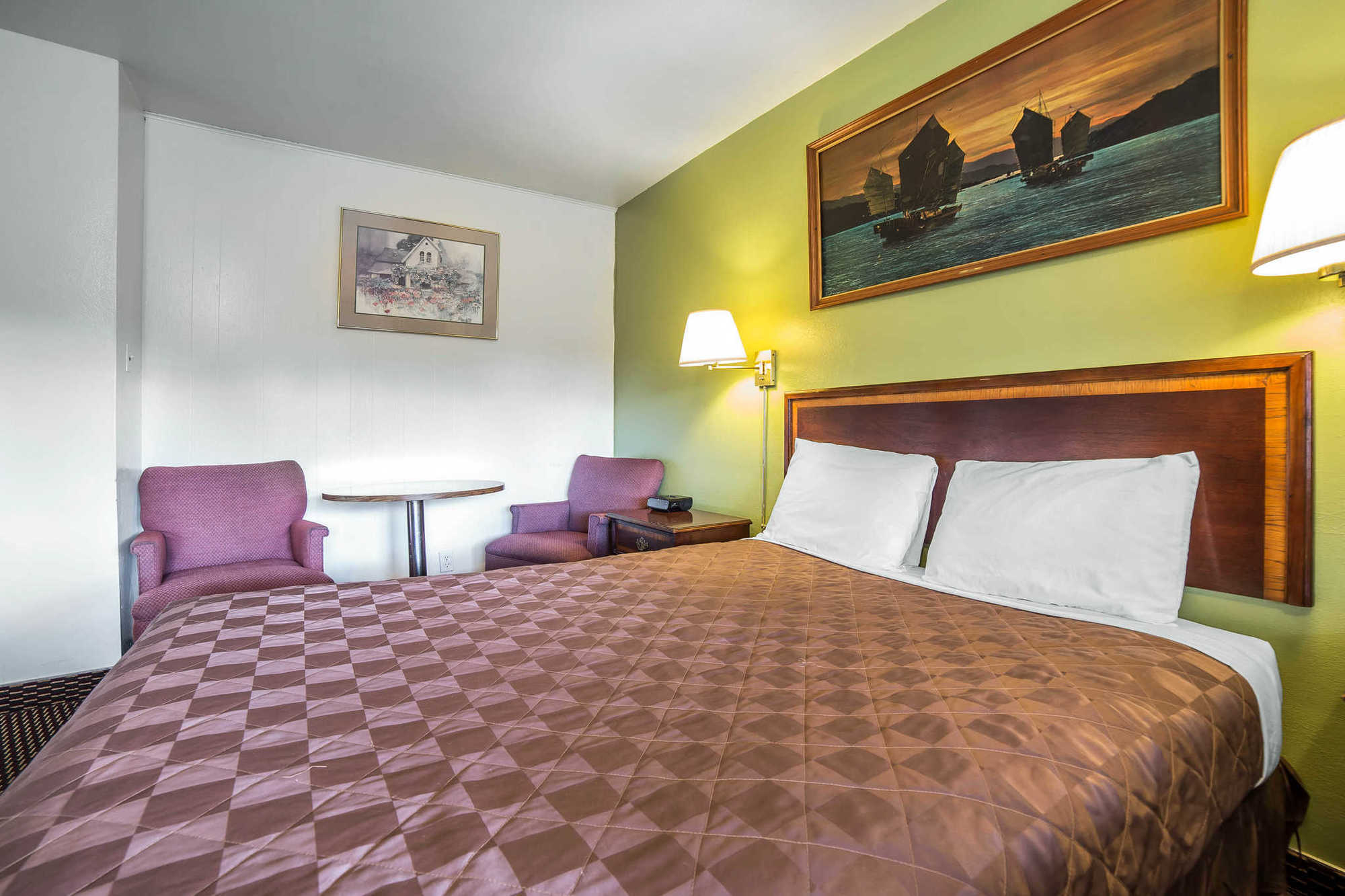 Rodeway Inn & Suites Pendleton Room photo