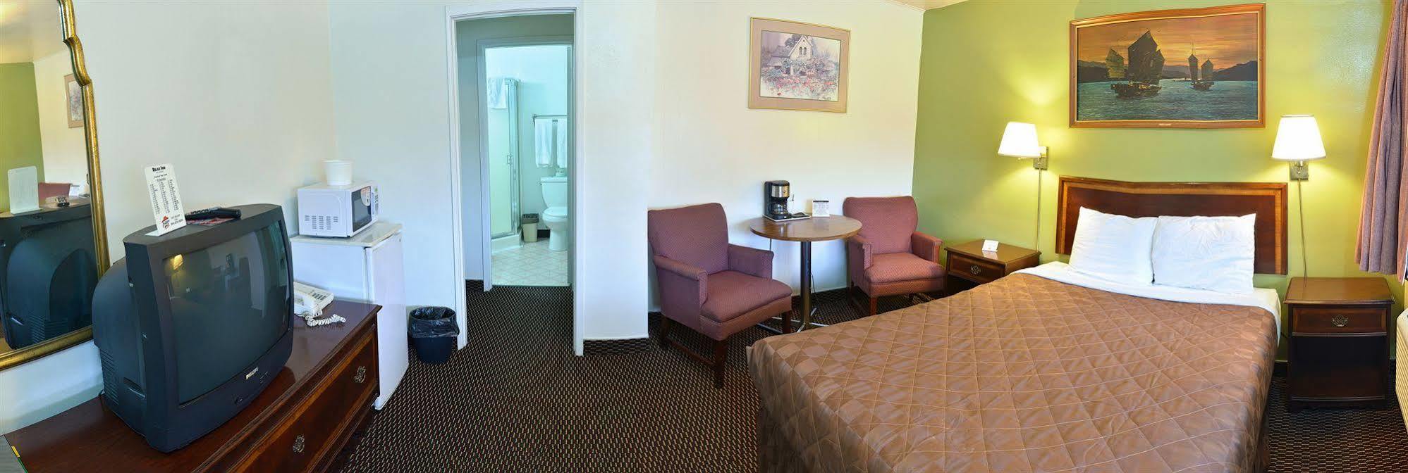 Rodeway Inn & Suites Pendleton Exterior photo